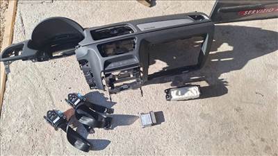 Audi Q3 (8U) Légzsákszett, öv, műszerfal légzsák