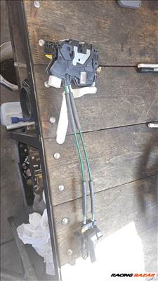 Kia Soul (AM) Bal hátsó ajtó zár  814102k120