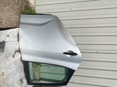 KIA VENGA (YN) Jobb hátsó Ajtó (Részeivel)