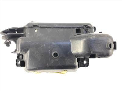 Biztosíték doboz alsó rész bontott 50509532
