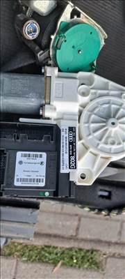 Audi A3 (8P) jobb első ablakemelő motor  8p0959802g