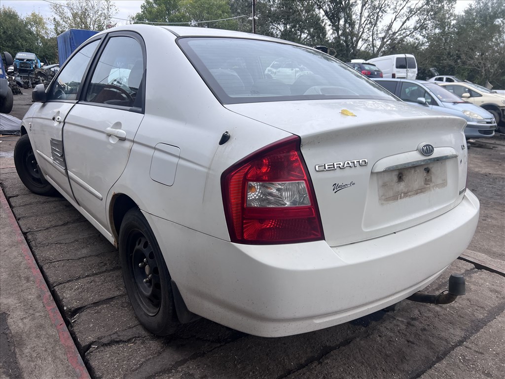 Kia Cerato (LD) 1.5CRDI bontott alkatrészei 2. kép