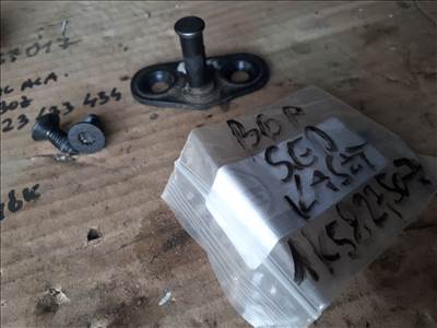 Volkswagen Passat B6 SEDAN csomagtérajtó zárütköző csavarral 1K5 827 507 1k5827507