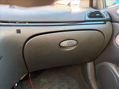 Citroën C5 II Kesztyűtartó *155321*