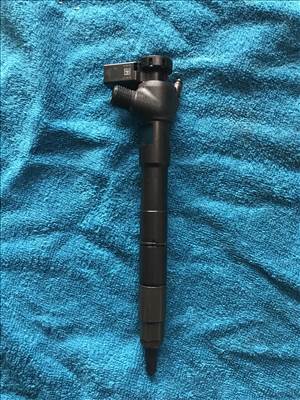 Skoda Octavia III 1.6CR CXX injektor 04L130277D