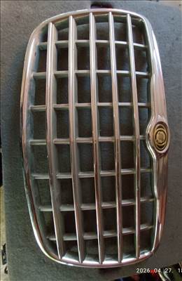 Chrysler 300C hűtőrács 