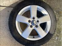  5x112 lyukosztású 16" újszerű (gyári felni) alufelni, rajta 205/55 újszerű Kleber téli gumi gumi 