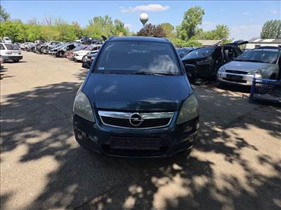 Opel Zafira B 1.9 CDTI generátor 
