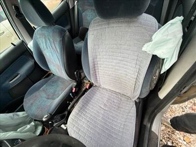 Peugeot 206 Jobb első Biztonsági Öv Csat *155001*