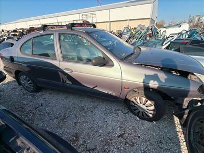 Renault Mégane I Jobb első Gumikéder *157872*