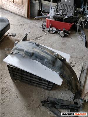 Toyota Hilux (AN10/AN20/AN30) Bal dobbetét 