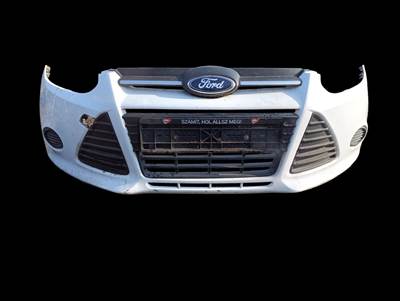Ford Focus Mk3 Első lökhárító sérült 