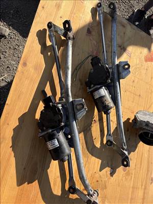 Audi A6 (C5 - 4B) ablaktörlő szerkezet motorral  8d1955113c