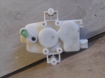 MITSUBISHI LANCER 04.06.01-07.05.30 Csomagtérajtó központi zár motor