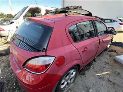 Opel Astra H 1,6 benzines alkatrészek eladó’
