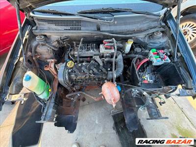 Fiat Stilo Biztosítéktábla Motortér *155844*