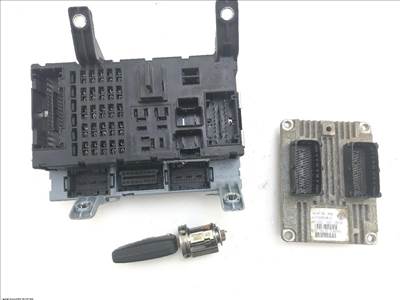 Gyári bontott vezérlőegység szett Linea 1,4 8V  motorvezérlő hiányzik belőle!!!<br /><br /> 51804530