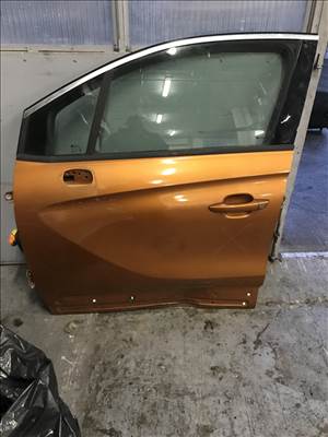 Opel Crossland X bal első ajtó (képen látható hibával)