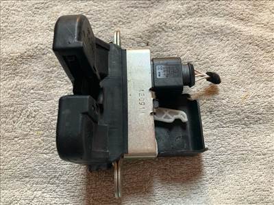 Volkswagen Golf VI csomagtérajtó zárszerkezet  5k0827505a