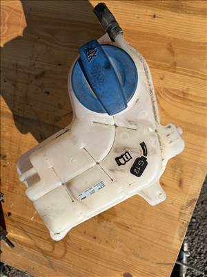 Audi A6 (C5 - 4B) kiegyenlítőtartály 