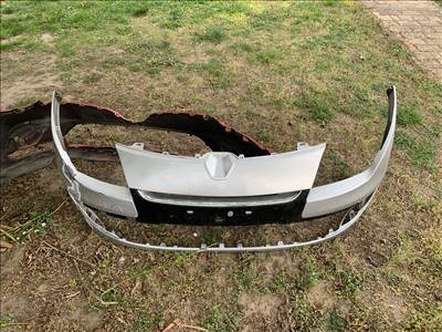 Renault Mégane III Első lökhárító 3/2