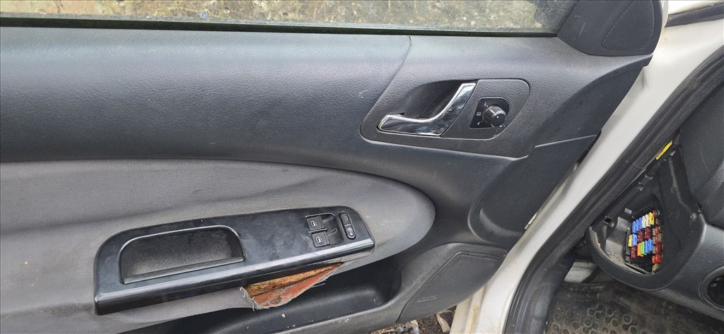 Skoda Octavia I bontott alkatrészei 1.6i BFQ 15. kép