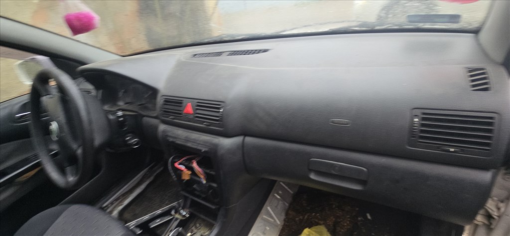 Skoda Octavia I bontott alkatrészei 1.6i BFQ 11. kép