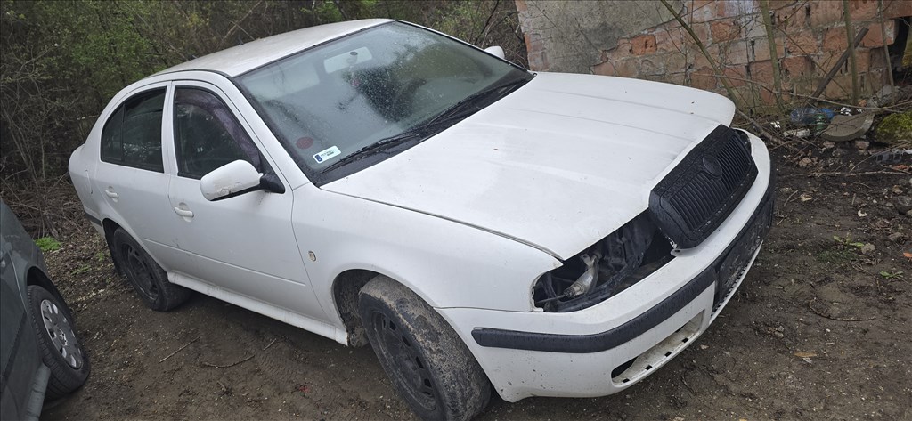 Skoda Octavia I bontott alkatrészei 1.6i BFQ 6. kép