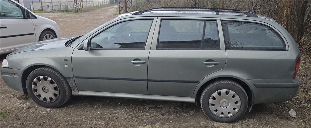 Skoda Octavia I bontott alkatrészei 1.6i BFQ 4. kép