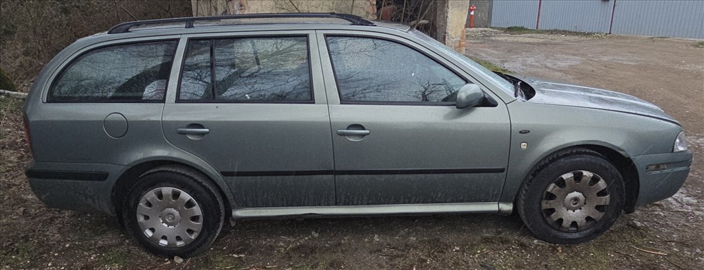 Skoda Octavia I bontott alkatrészei 1.6i BFQ 25. kép