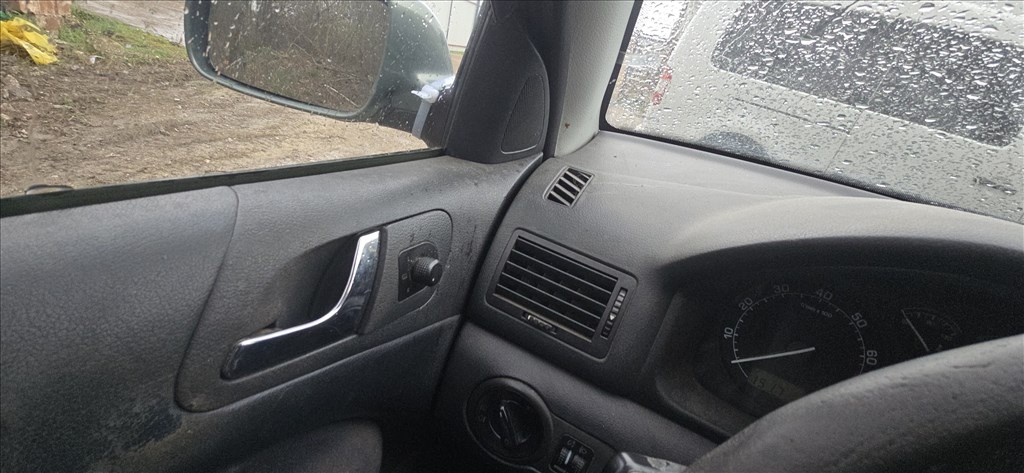 Skoda Octavia I bontott alkatrészei 1.6i BFQ 26. kép