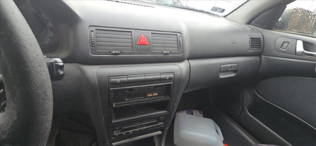 Skoda Octavia I bontott alkatrészei 1.6i BFQ 36. kép