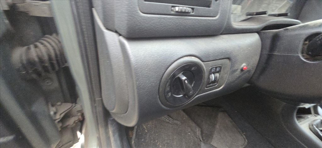 Skoda Octavia I bontott alkatrészei 1.6i BFQ 40. kép