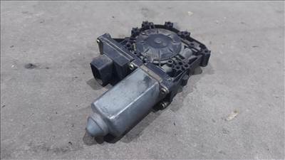 Audi A3 8L 97- Jobb oldali hátsó ajtó ablakemelő motor 8896