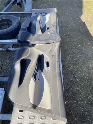 Nissan Micra (K14) bal első ajtókárpit