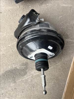 Audi A4 (B9 - 8W) fékrásegítő 