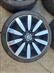  VW újszerű gyári alufelni, rajta 225/40 19R újszerű 2024-es Fortuna Ecoplus 95%-os nyári gumi 