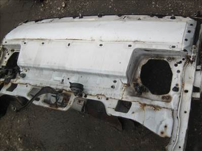Mazda E 2200 homlokfal 
