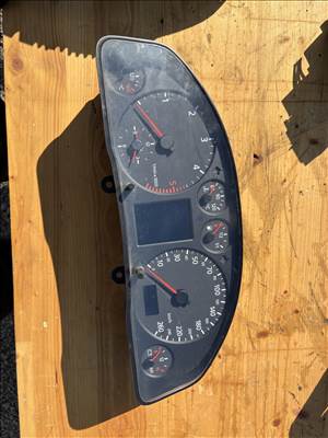 Audi A6 (C5 - 4B) óracsoport  4b0919880g