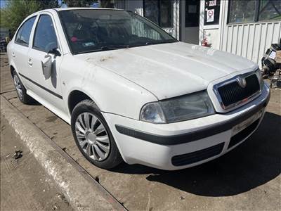 Skoda Octavia 1.4i bontott alkatrészei