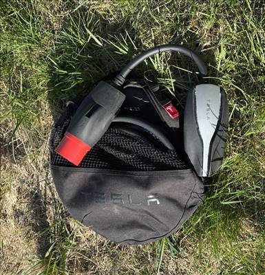 Tesla 11kW / 7kW töltő. Hibás de működik. 102411002a