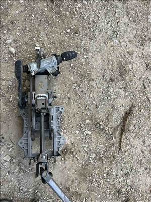 Audi Q3  Kormány oszlop 