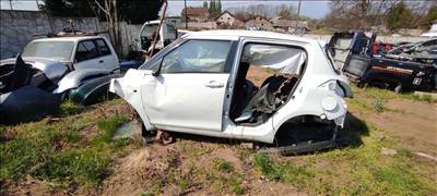 Suzuki Swift V Bal hátsó negyed