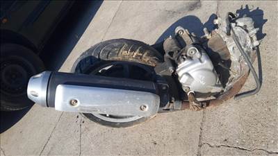 Malaguti Madison 250 kipufogó