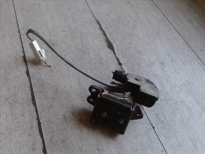 TOYOTA COROLLA 99.10-02.01 Csomagtér ajtó zárszerkezet