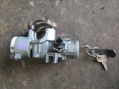 Mazda E 2200 gyujtáskapcsoló 