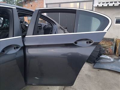 BMW F10 bal hátsó ajtó üresen
