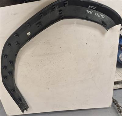 Dacia Duster II bal első sárvédő díszléc 2017-től 638138197R