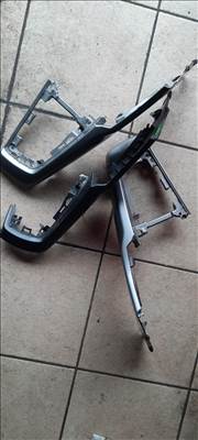 Ford Focus Mk3 váltókeret 