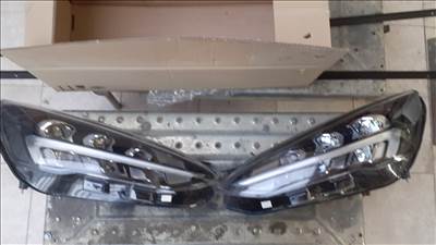 Ford Focus Mk4 fényszóró 